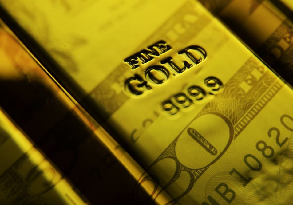 Central banks add more gold